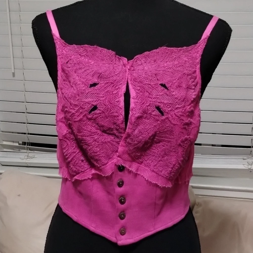 NWT Free People Have My Heart cami Sz M, peekaboo front, gorgeous color